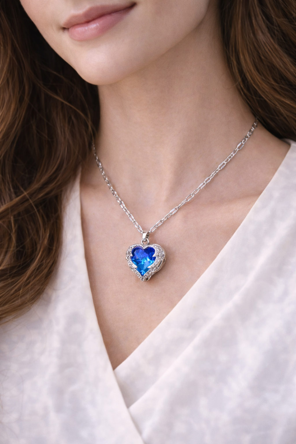 Colar Luxo com Pingente Coração do Oceano