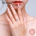 Anel Modian Feminino em Prata 925 com Opala Redonda Brilhante