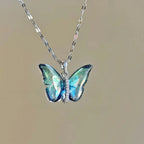 Colar com Pingente Borboleta Dourada com Zircônia Cravejada