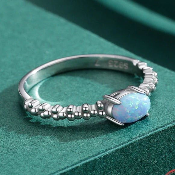 Anel Feminino em Prata 925 Opala Natural Oval