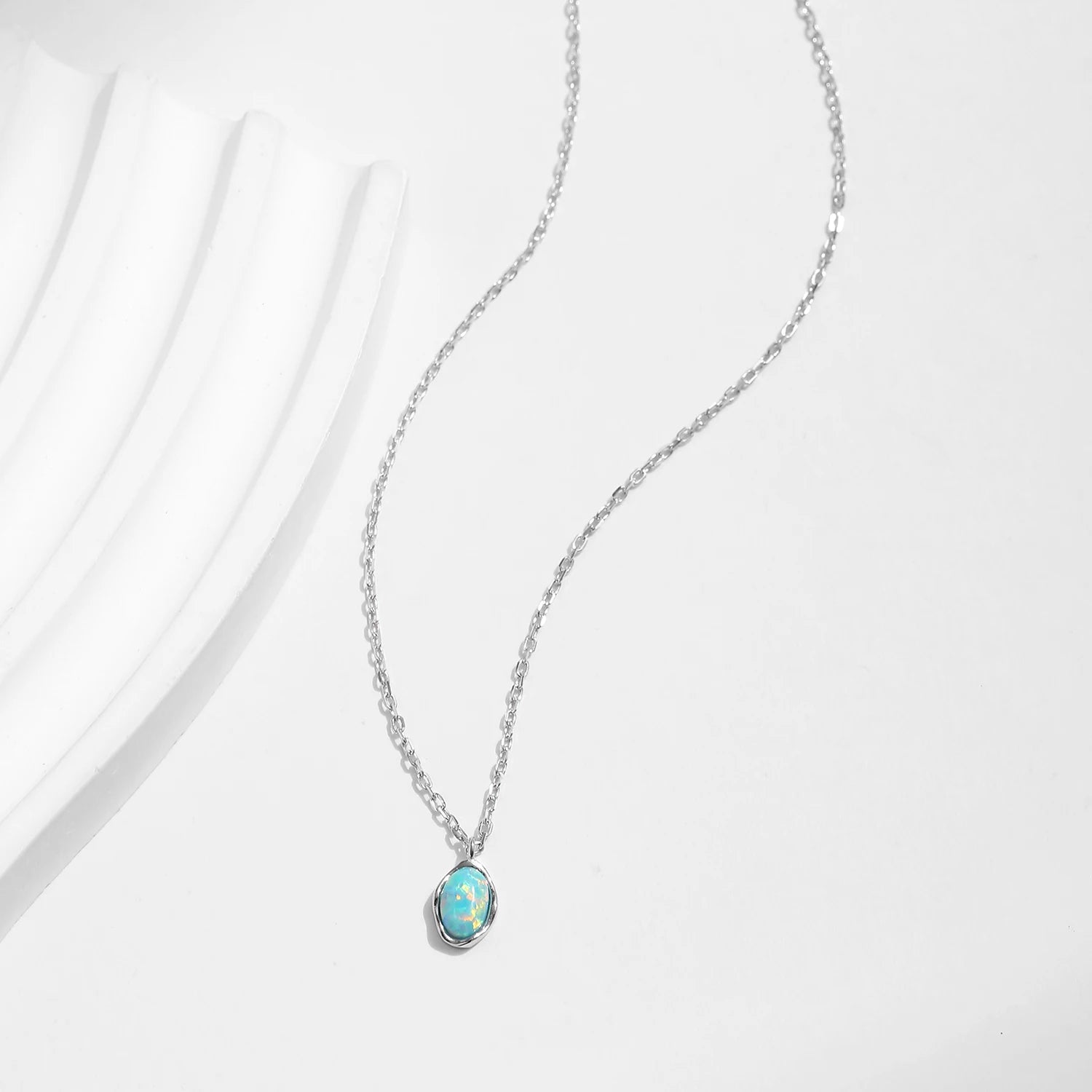 Colar Vintage com Pingente Opal em Prata 925