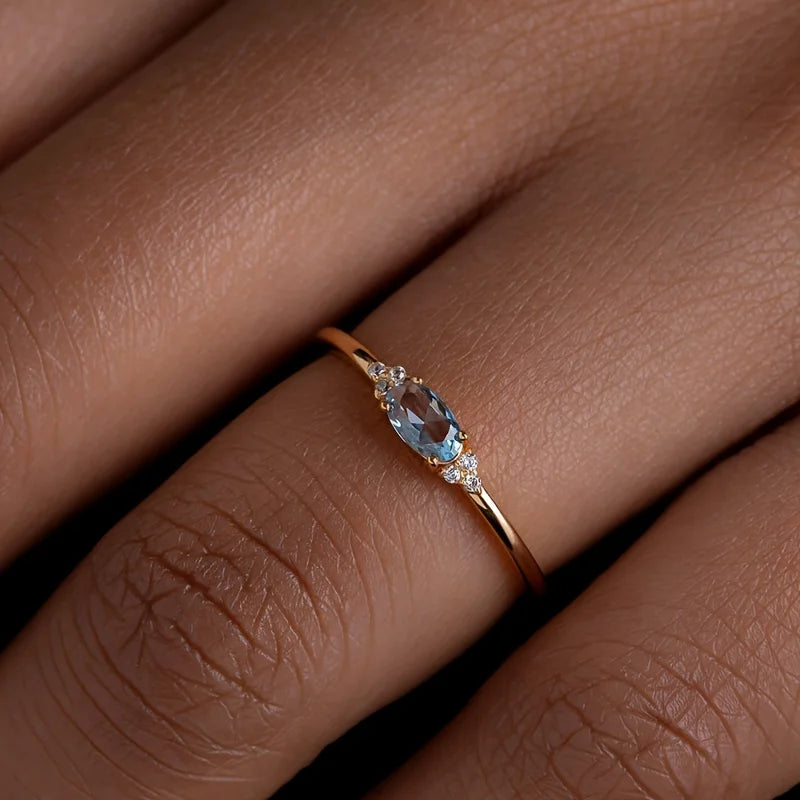 Anel Vintage Oval com Zircônia