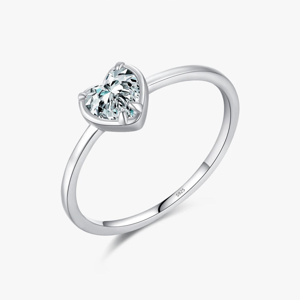 Anel Solitário Corações em Prata 925 Noivado/Namoro