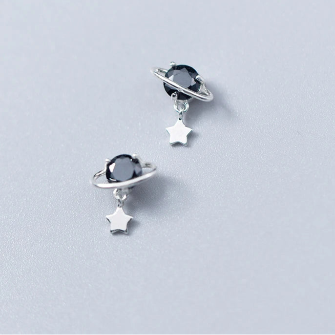 Brinco de Prata Coreano  Cristal Preto Planeta