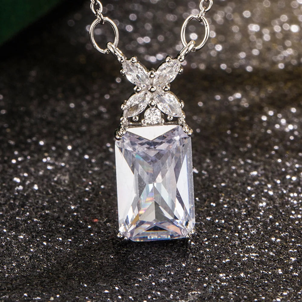 Colar com Pingente Retângulo Geométrico com Zircônia em Prata 925